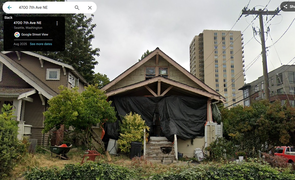 4700 7th Ave NE, Seattle, WA — AI Distress Score 5/10